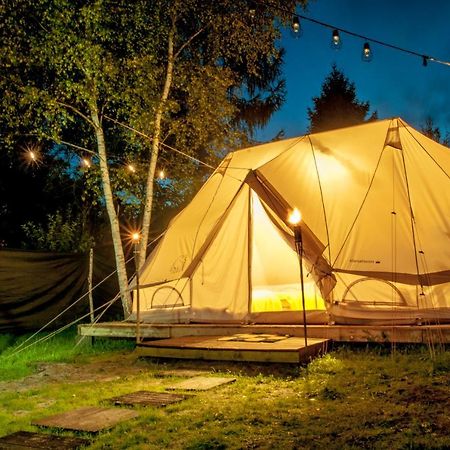 מלון Jankowice  Glamping Z Alpakami מראה חיצוני תמונה