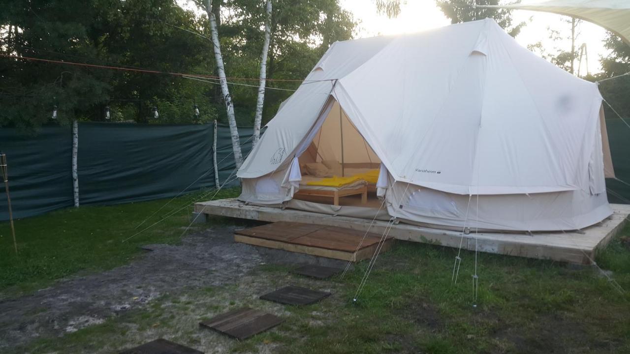 מלון Jankowice  Glamping Z Alpakami מראה חיצוני תמונה