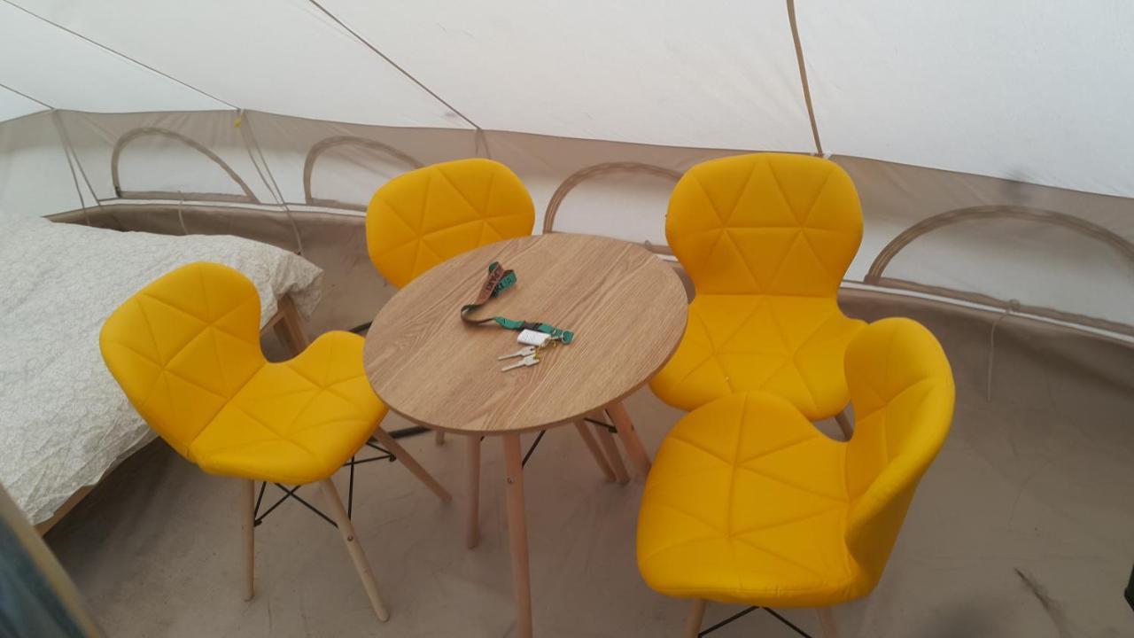 מלון Jankowice  Glamping Z Alpakami מראה חיצוני תמונה