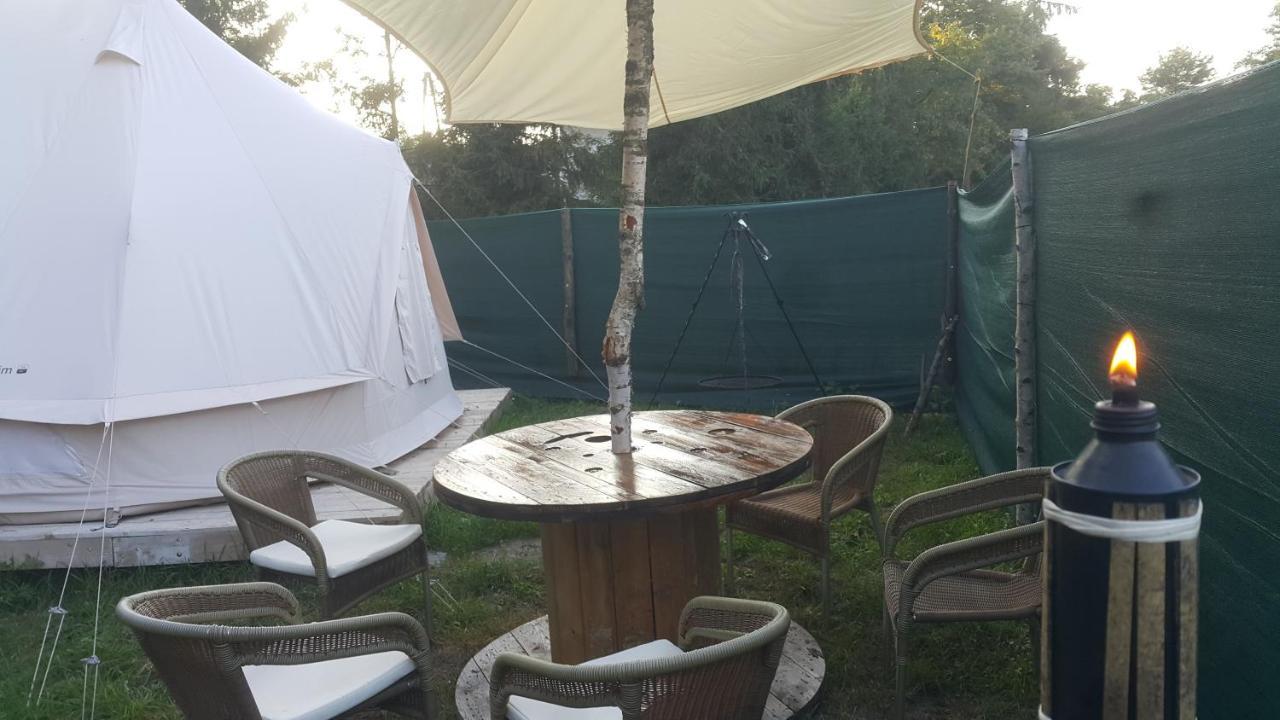 מלון Jankowice  Glamping Z Alpakami מראה חיצוני תמונה