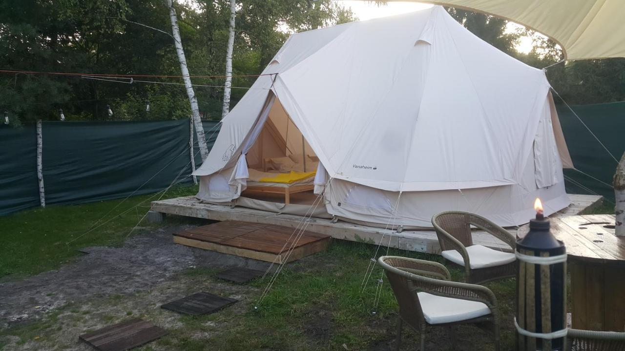 מלון Jankowice  Glamping Z Alpakami מראה חיצוני תמונה