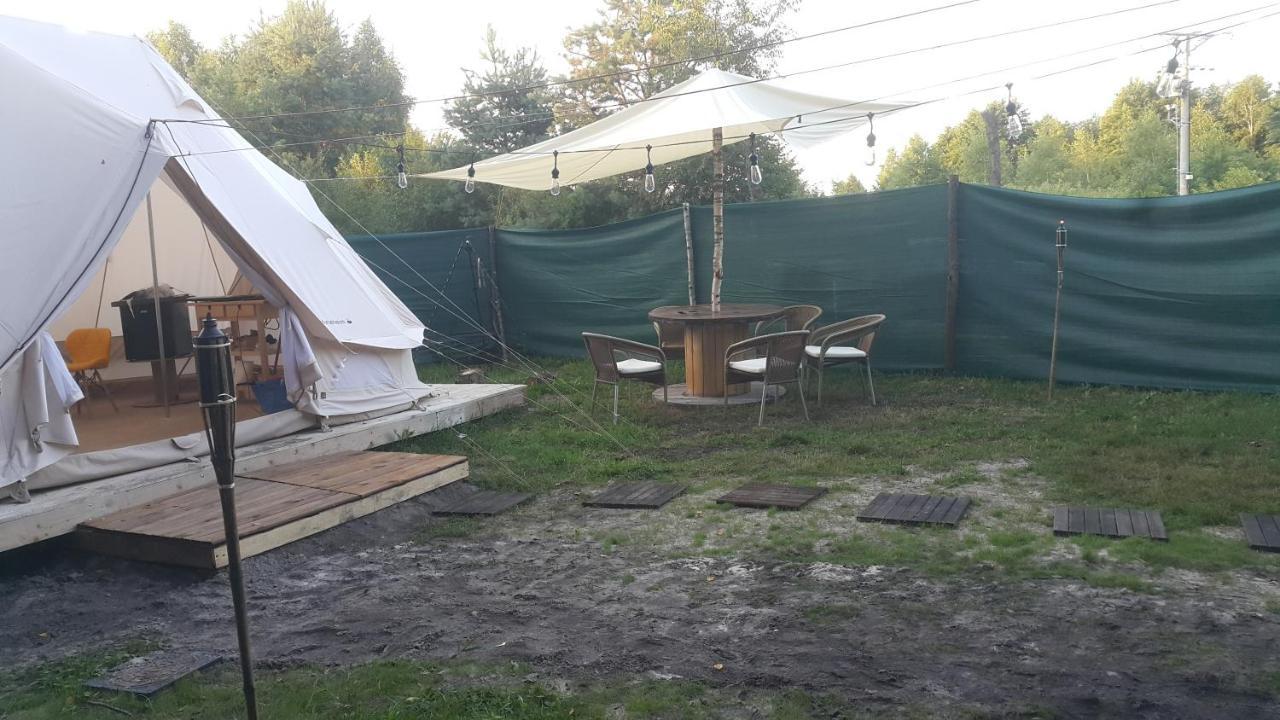 מלון Jankowice  Glamping Z Alpakami מראה חיצוני תמונה