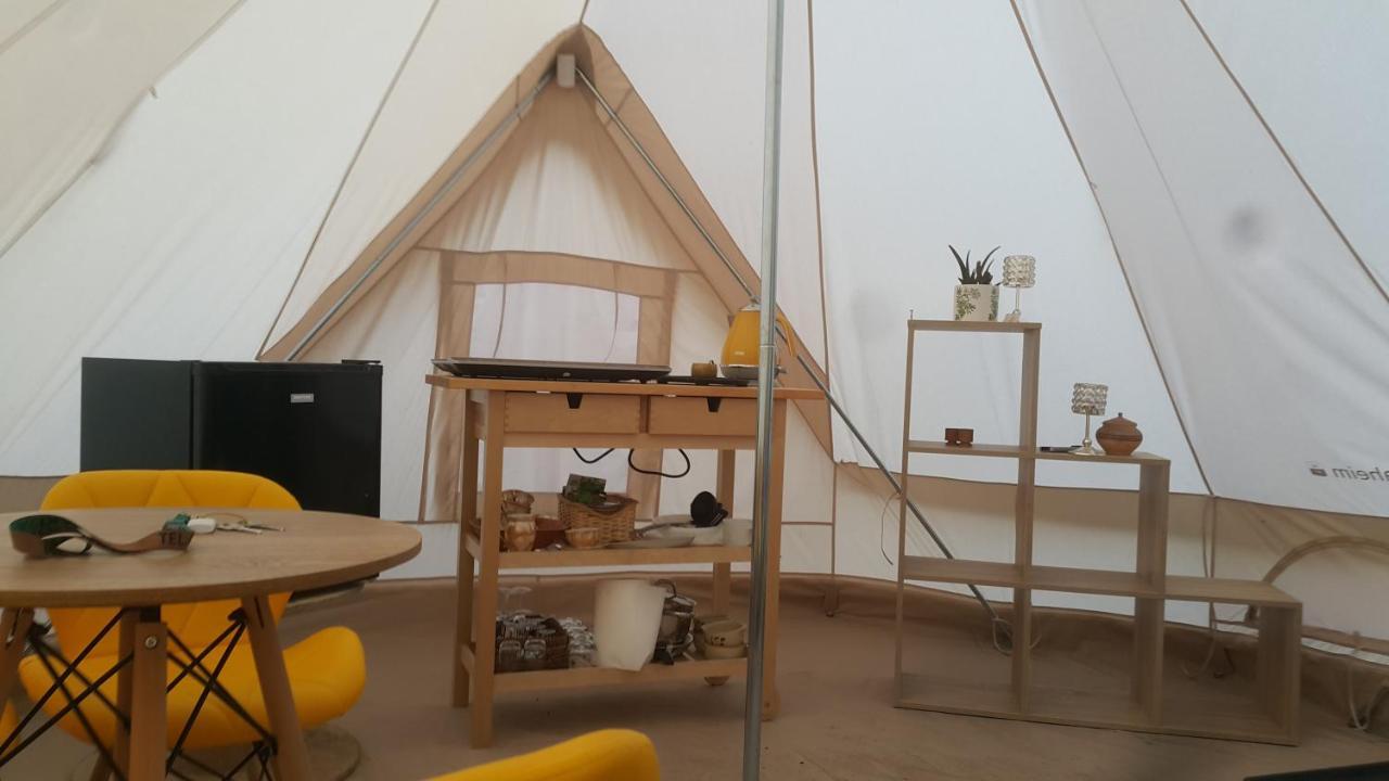 מלון Jankowice  Glamping Z Alpakami מראה חיצוני תמונה