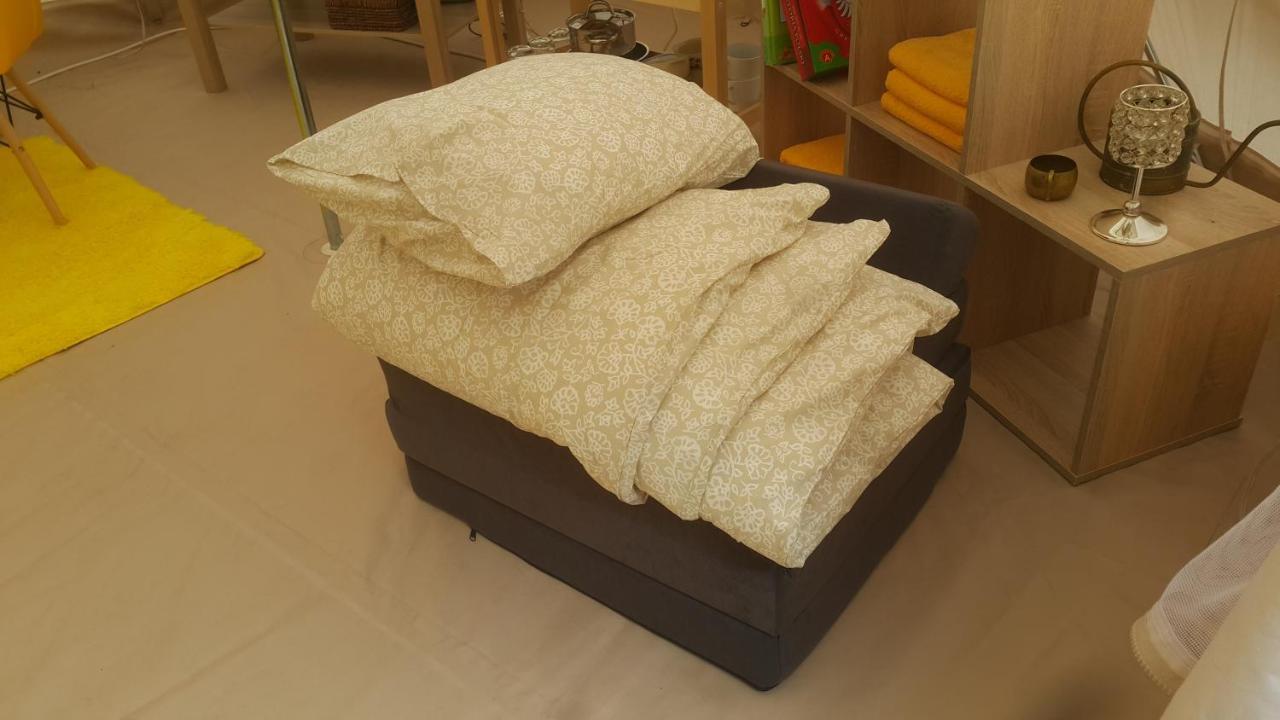 מלון Jankowice  Glamping Z Alpakami מראה חיצוני תמונה