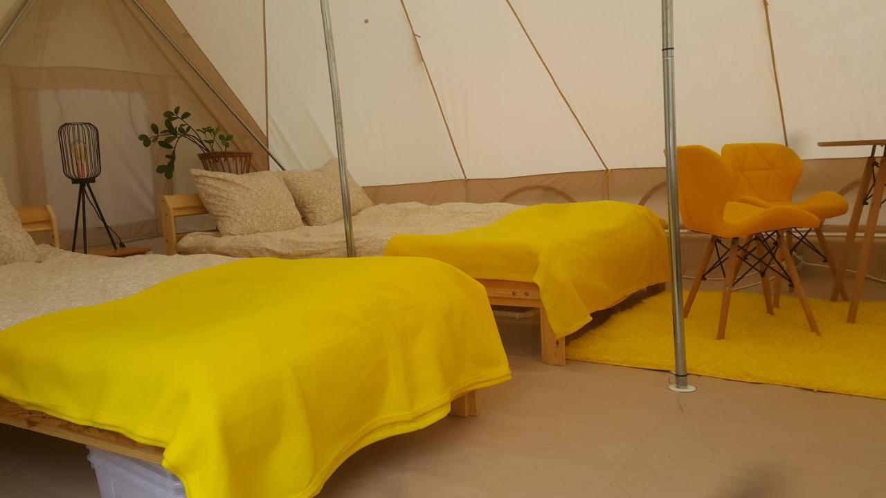 מלון Jankowice  Glamping Z Alpakami מראה חיצוני תמונה