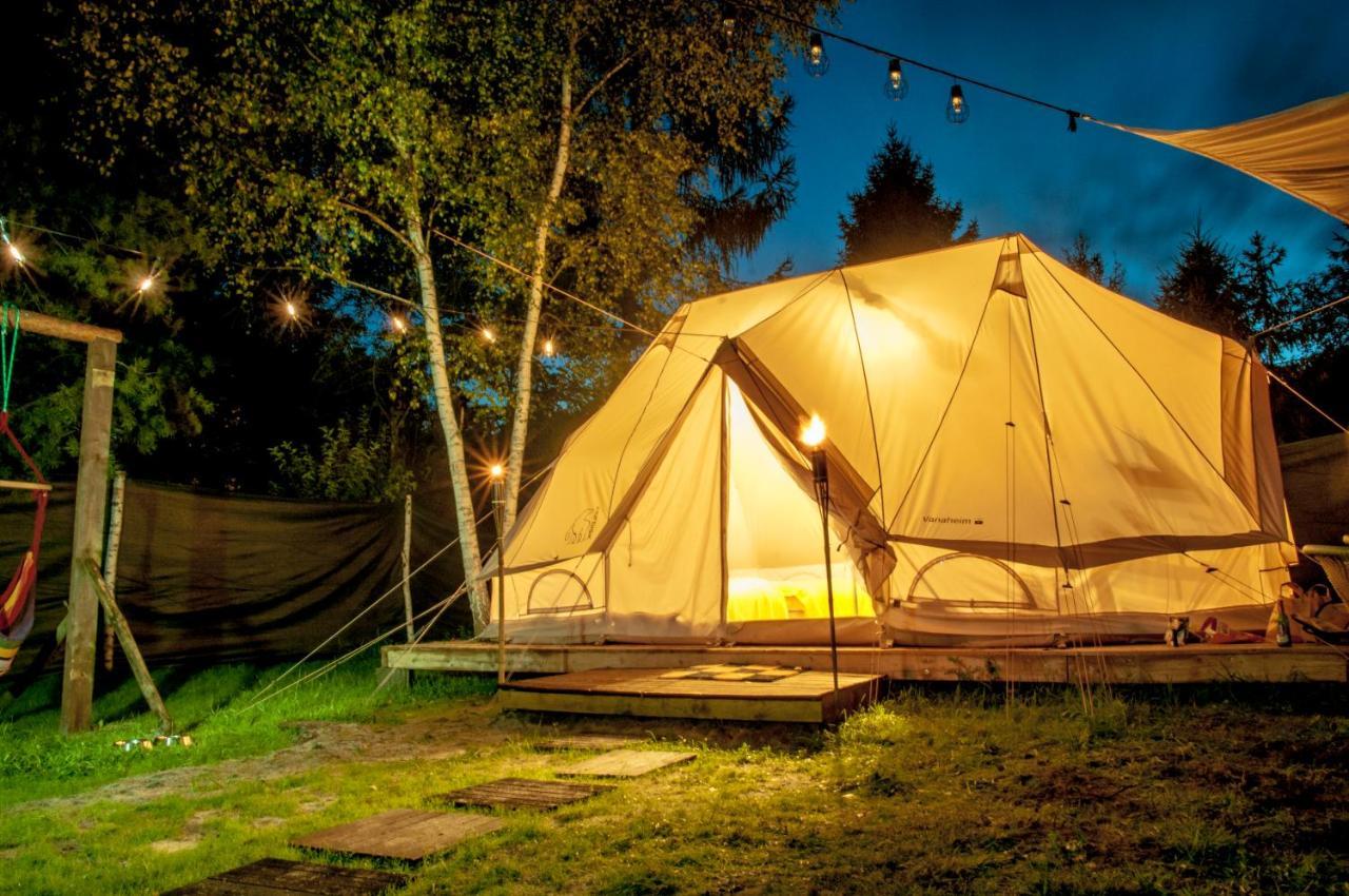 מלון Jankowice  Glamping Z Alpakami מראה חיצוני תמונה