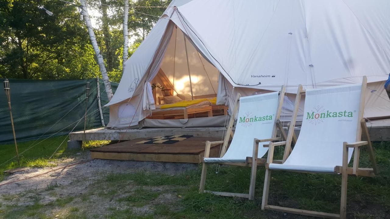 מלון Jankowice  Glamping Z Alpakami מראה חיצוני תמונה